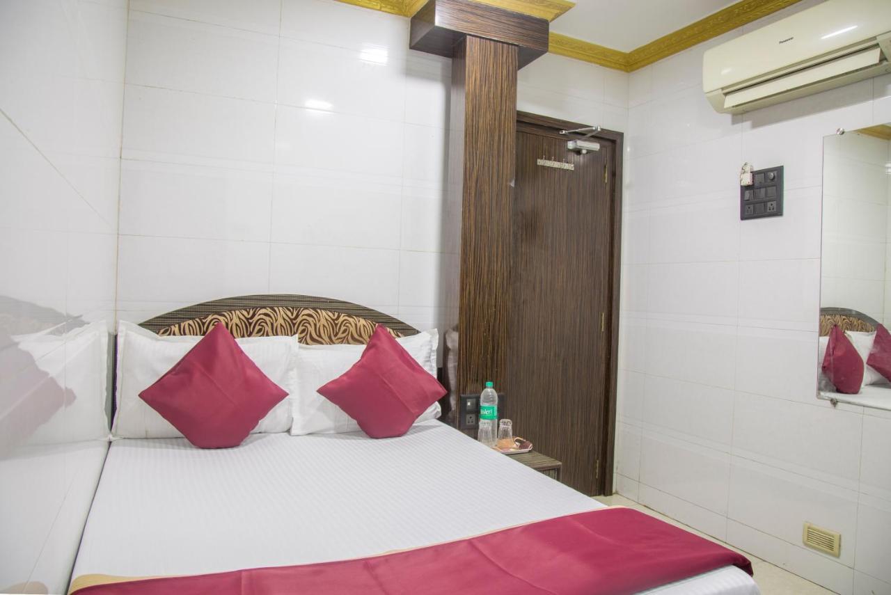 Relax Guest House Mumbai  Buitenkant foto