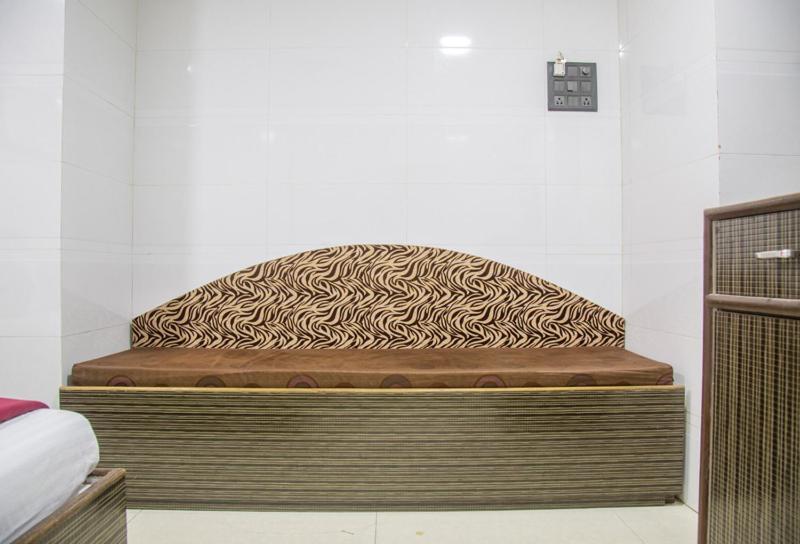 Relax Guest House Mumbai  Buitenkant foto